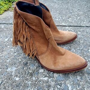 Kanna, Cognac suede boot, 40(81/2-9)